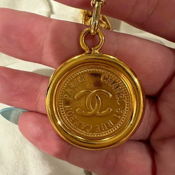 Chanel Vintage Gold Plated Coin Belt - Picture 7 of 13